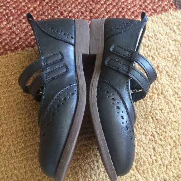 Oshkosh B’gosh Girl’s Velcro Closure Navy Shoes - Picture 2 of 7